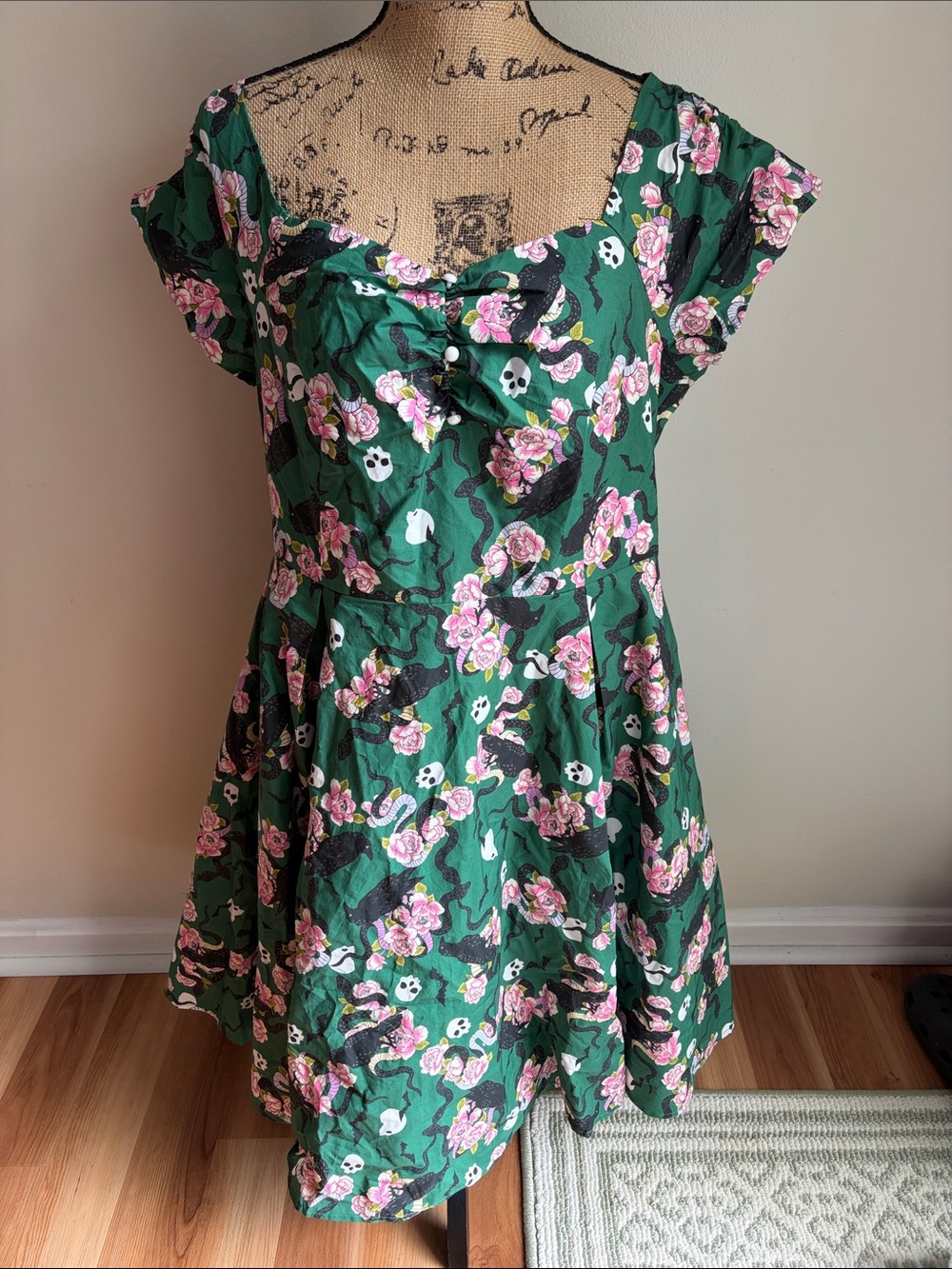 ModCloth Skulls Raven Floral Snake Pin Up Dress Crinoline NWT Halloween Retro - Picture 2 of 9